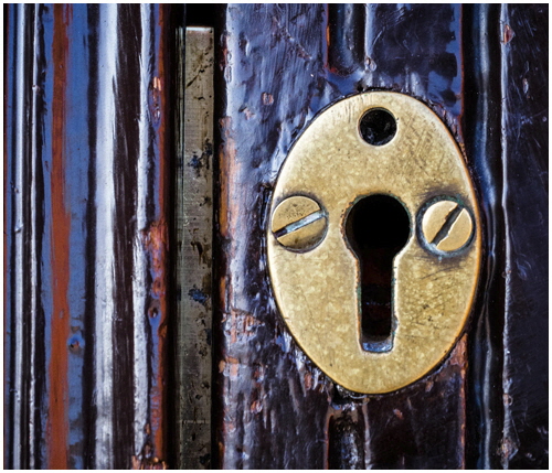 1 Iwan Roberts - Locked Out 1 Iwan Roberts - Locked Out