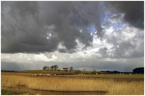 3 Gwyndaf Hughes - Storm Ar Ei Ffordd 3 Gwyndaf Hughes - Storm Ar Ei Ffordd