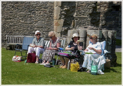 C Ladies who Lunch - Pauline Jones